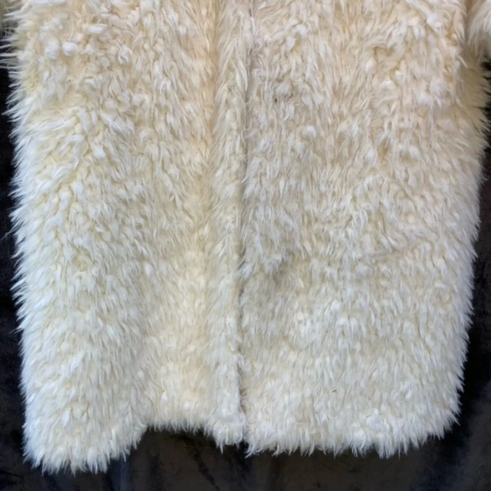 UF Unreal Fur Coat‎ Ivory - Image 4
