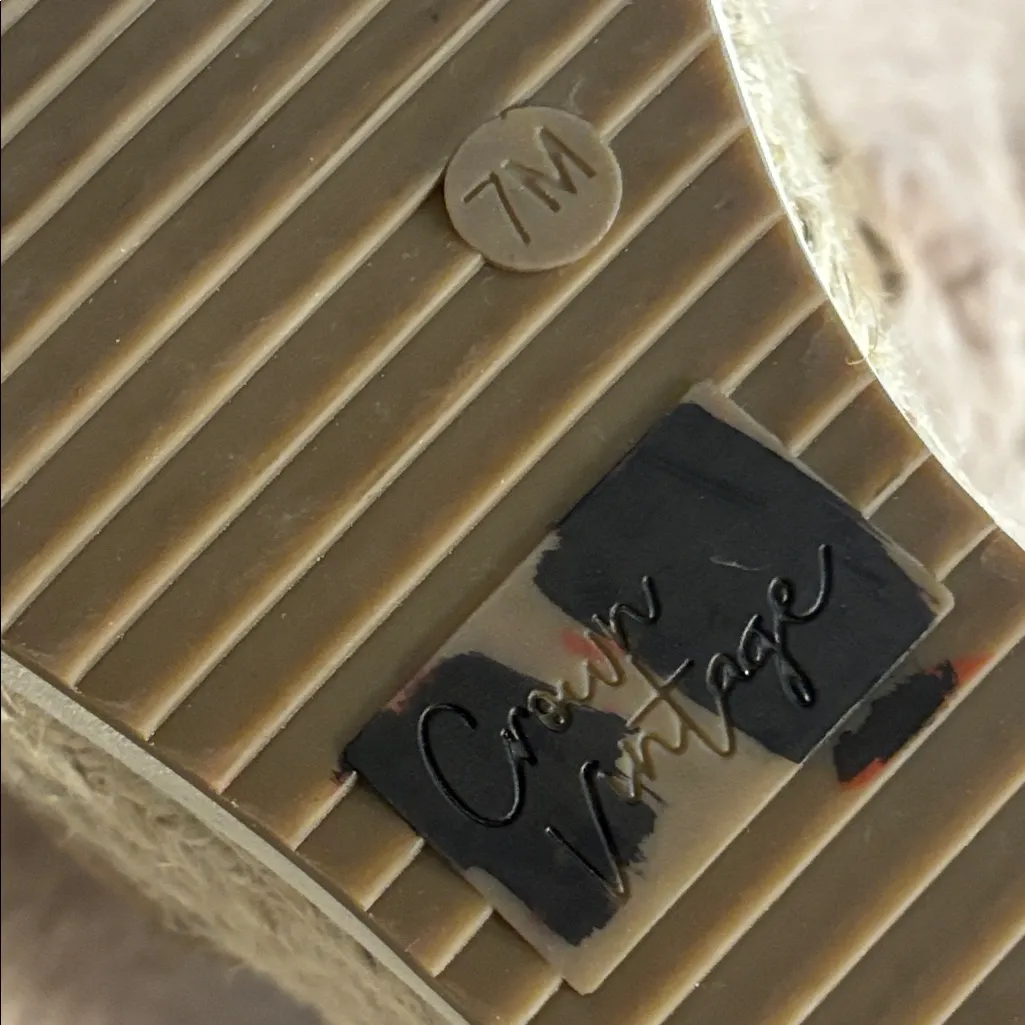 7M Crown Vintage Wedges Size 7 - Image 4