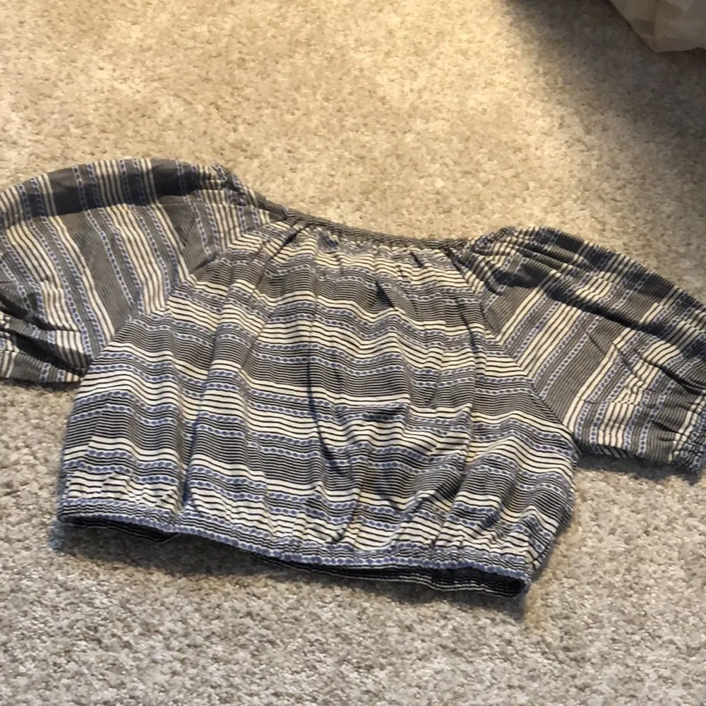 Madewell Jacquard keyhole cotton crop top in stripe - Image 7