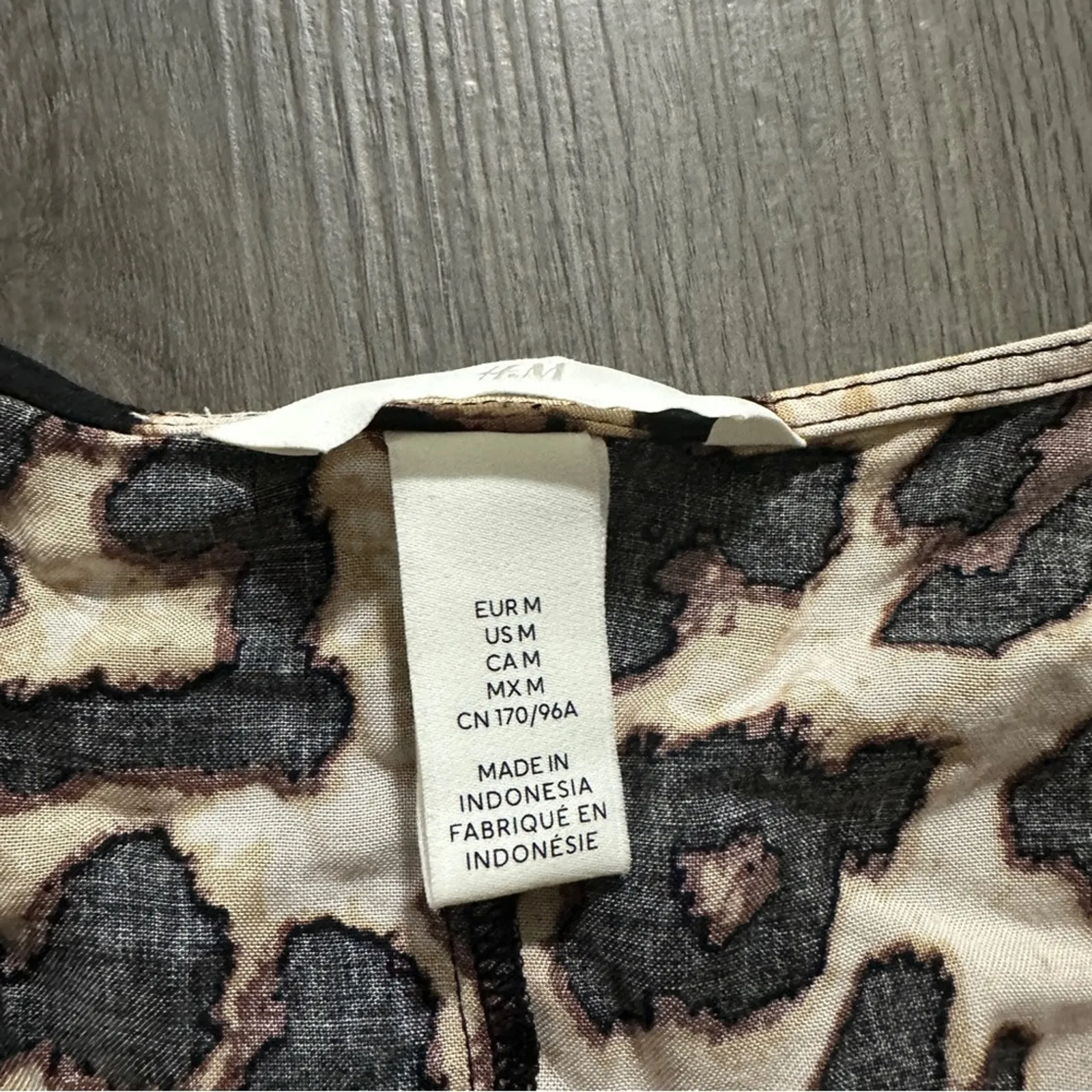 H&M Tan & Black Cheetah Print Short Sleeve‎ Tie Top Cardigan Size M - Image 3