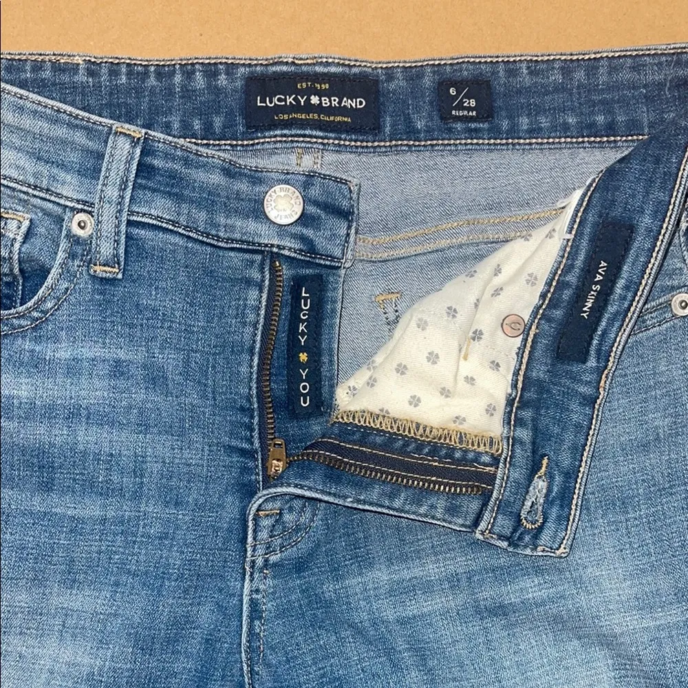 Lucky Brand Blue Skinny Jeans with Tapered Fit - Image 2