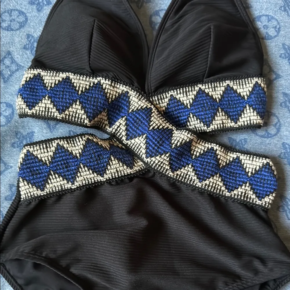 Cupshe Black and Blue One Piece Swimsuit with Halter Neck and Cut-Outs NWOT - Image 2