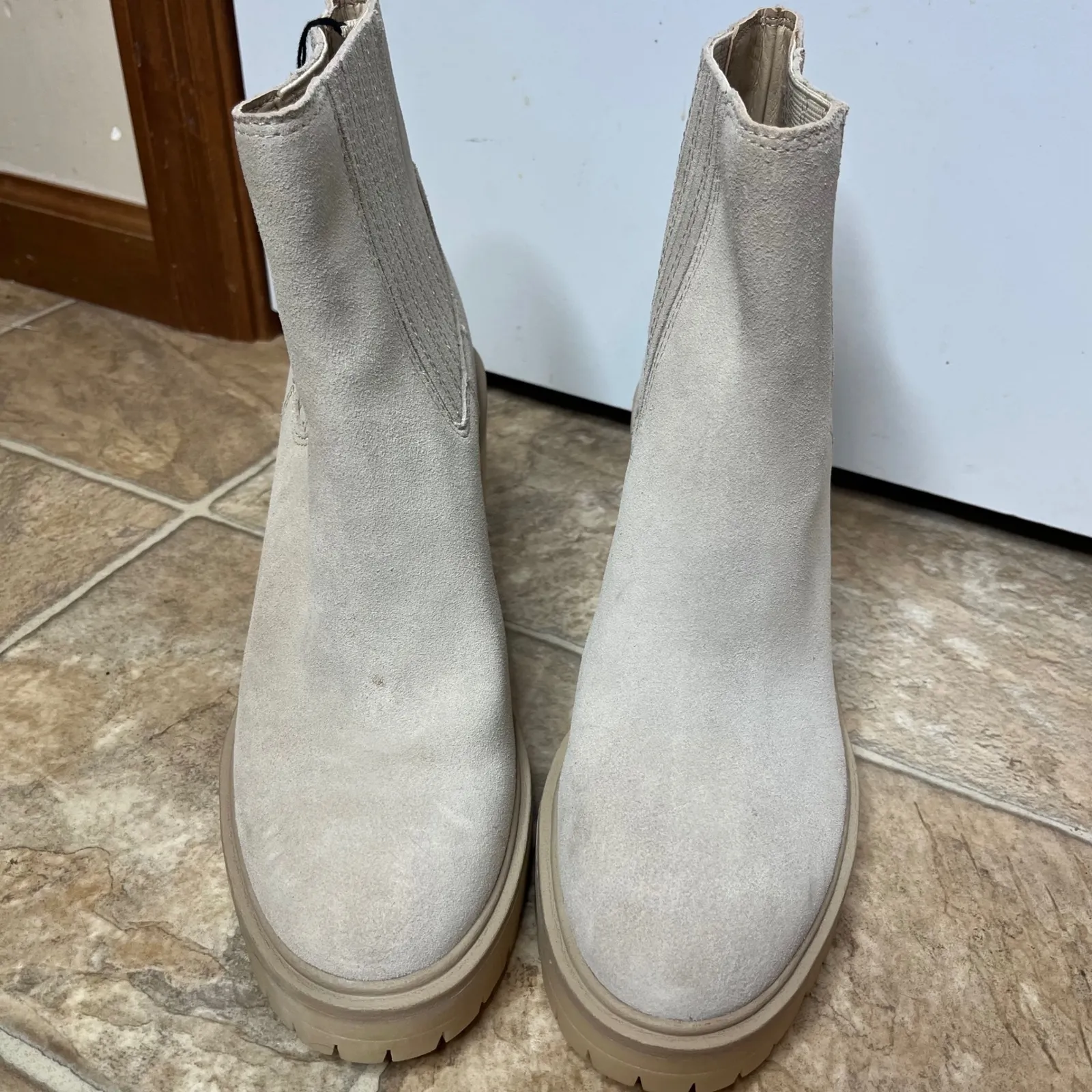 Dolce Vita NEW Size 10 Beige Suede Waterproof Chelsea Block Heel Ankle Booties Tan - Image 2