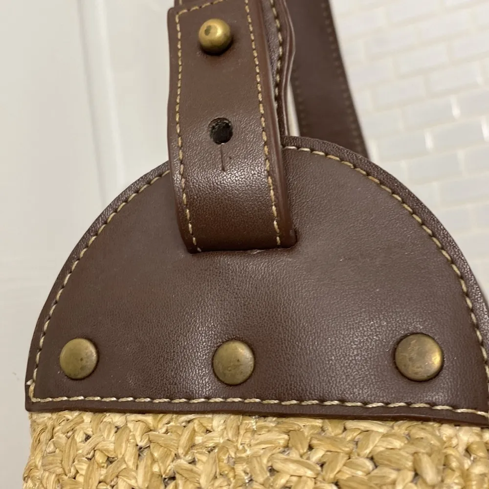 Ann Taylor Loft wheat colored woven jute hobo/ shoulder bag. Pockets. 16”by 11” - Image 3