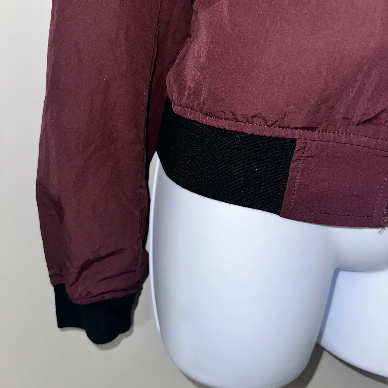 Bagatelle Heritage Women's Maroon Full Zip Bomber‎ Jacket EUC Size L - Image 4