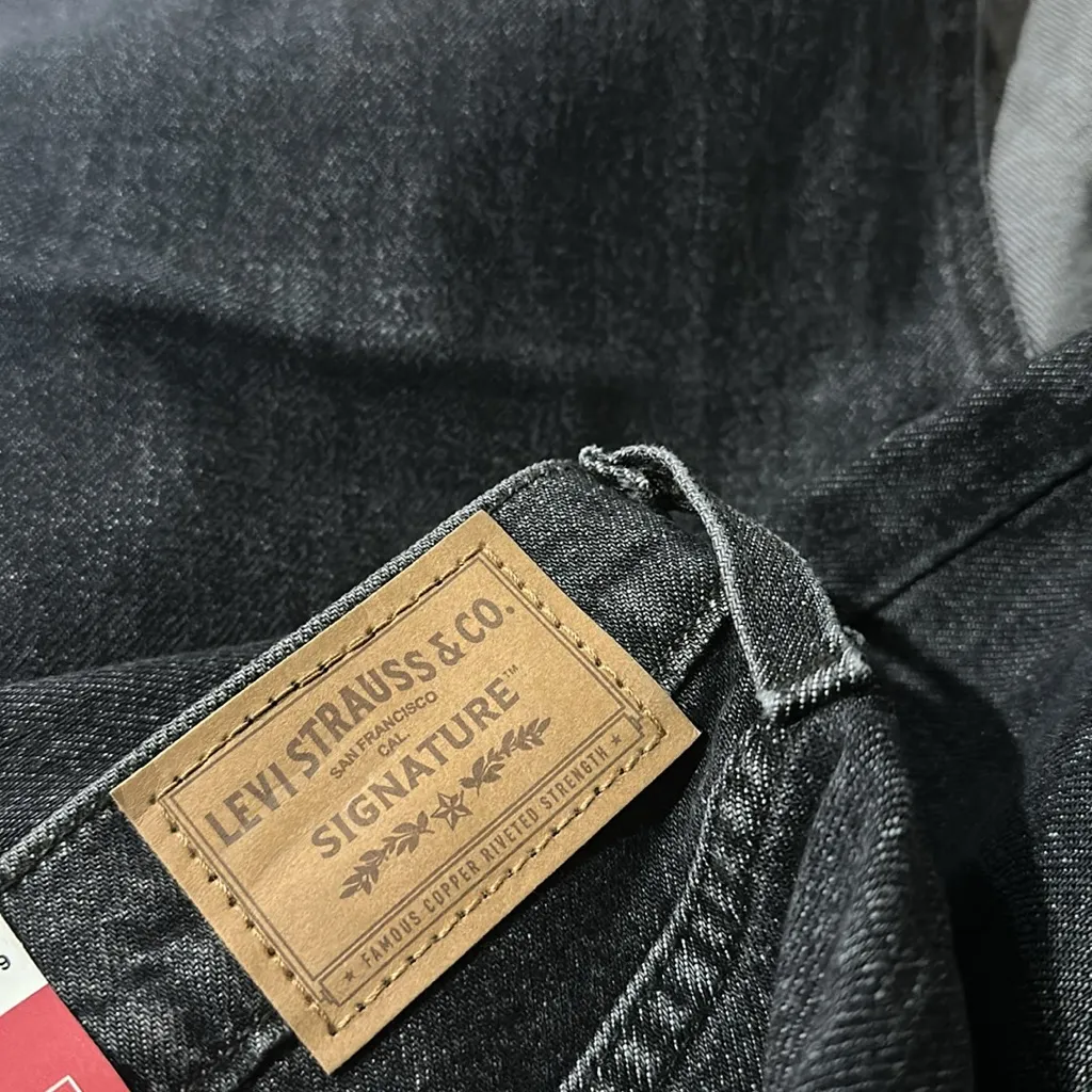 NWT Levi Strauss Signature Frayed Hem Denim Midi Skirt SZ-12 - Image 10