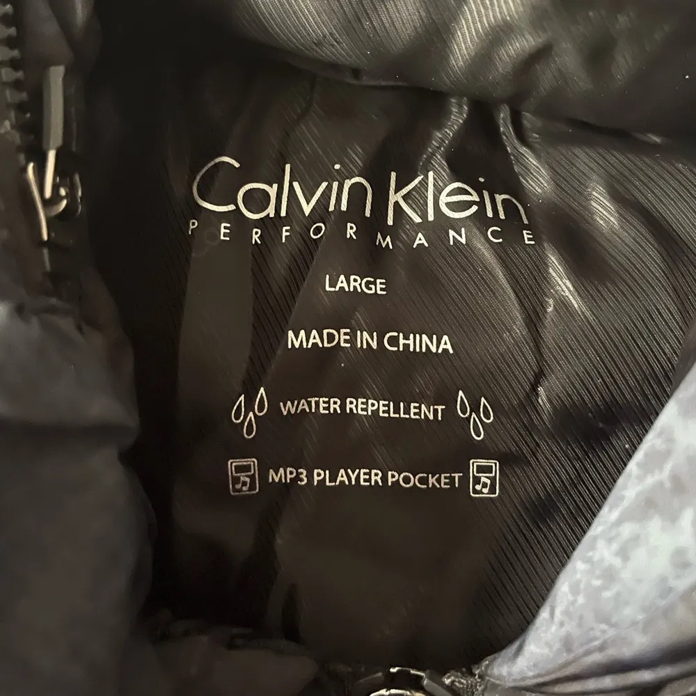 Calvin Klein Snake Skin Design Puffer Vest with Hideable Hood Blue Black Large - Image 5