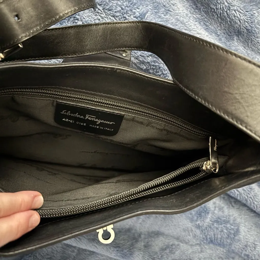 Salvatore Ferragamo Black Shoulder Bag - Image 8