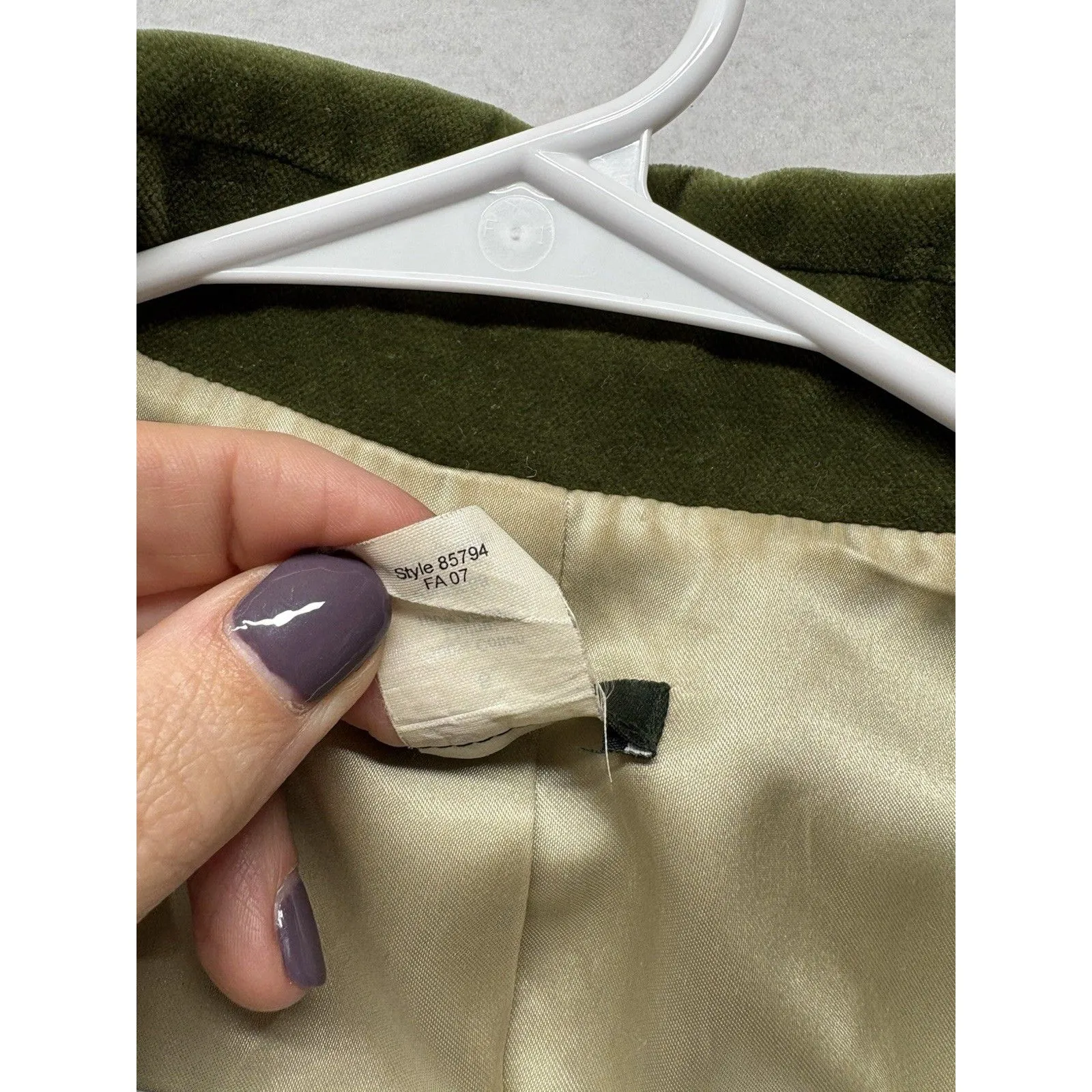 J. Crew 'Bella' Green Velvet Blazer Women’s Fitted Button Style #85794 Size 6 - Image 6