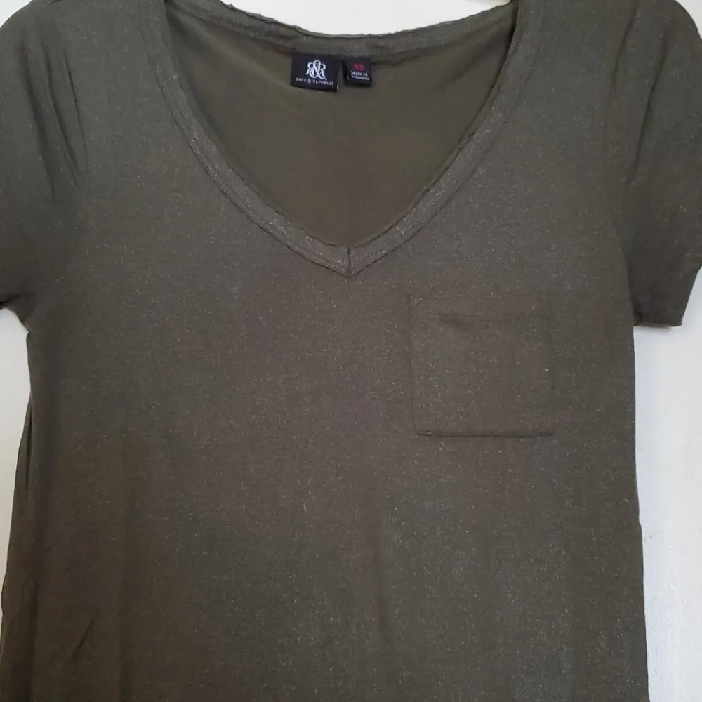 Rock & Republic Glitter basic tee - Image 3