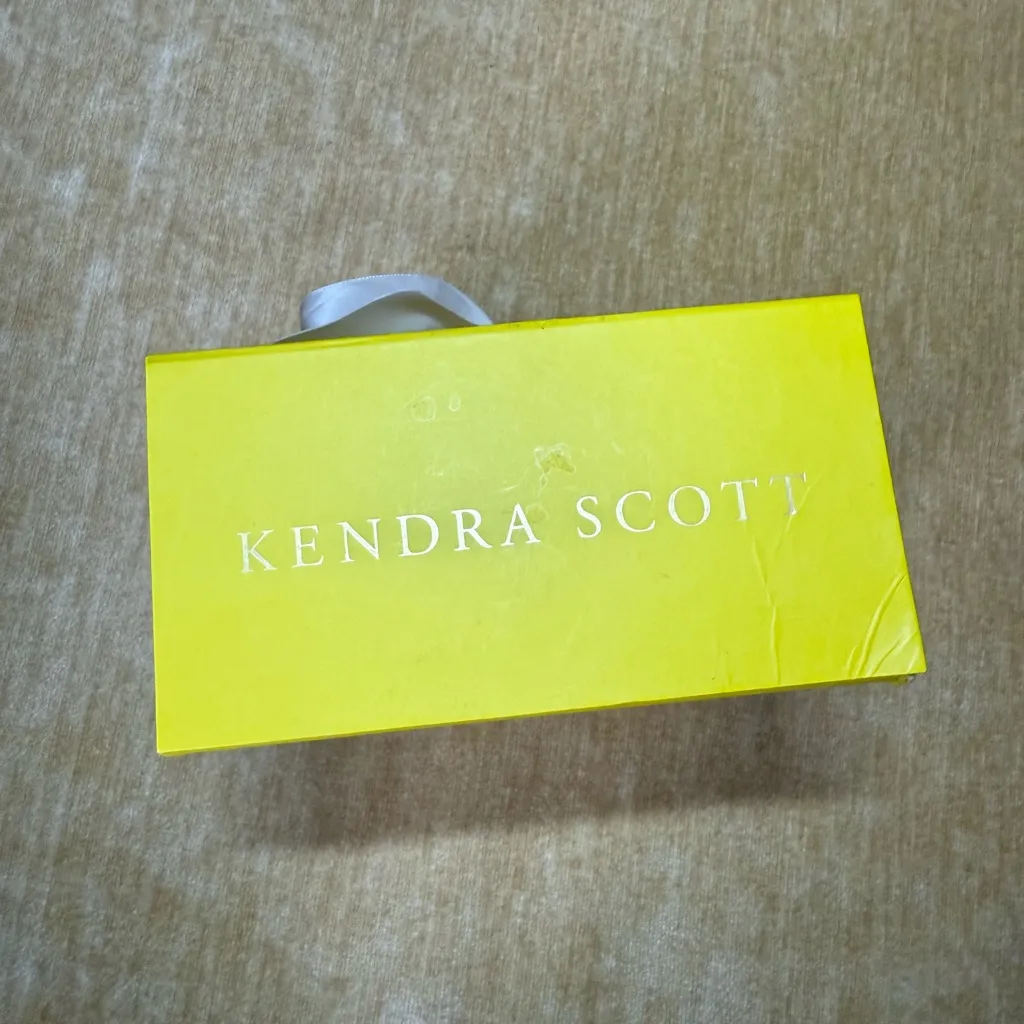 Kendra Scott Silver Chain-Link cuff Bracelet practically new - Image 11