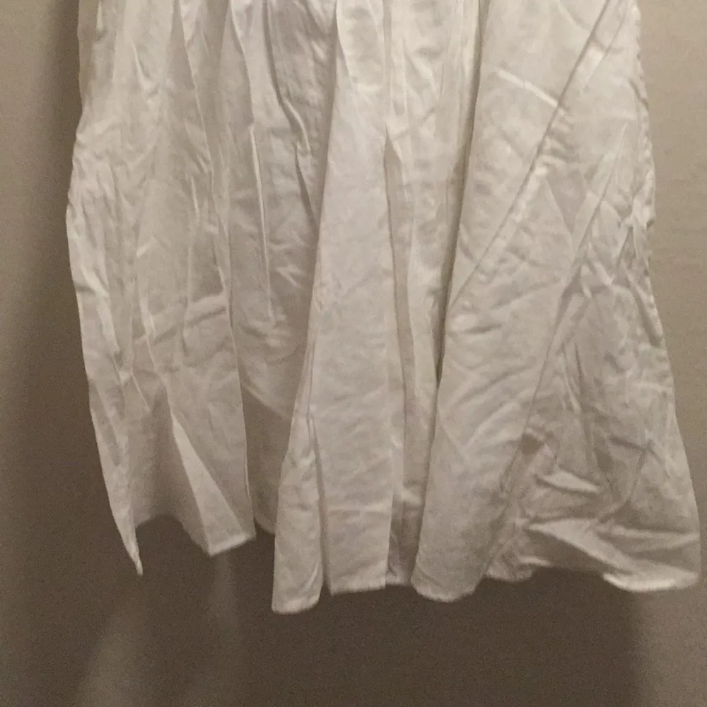 Old Navy White Smocked Waist Flowy Skirt. Size XXXL. NWOT - Image 3