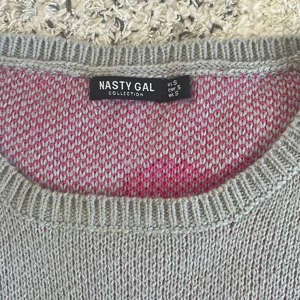 Nasty Gal Matching Sweater and Shorts Set Gray and Pink Hearts So Cute! Size S - Image 3