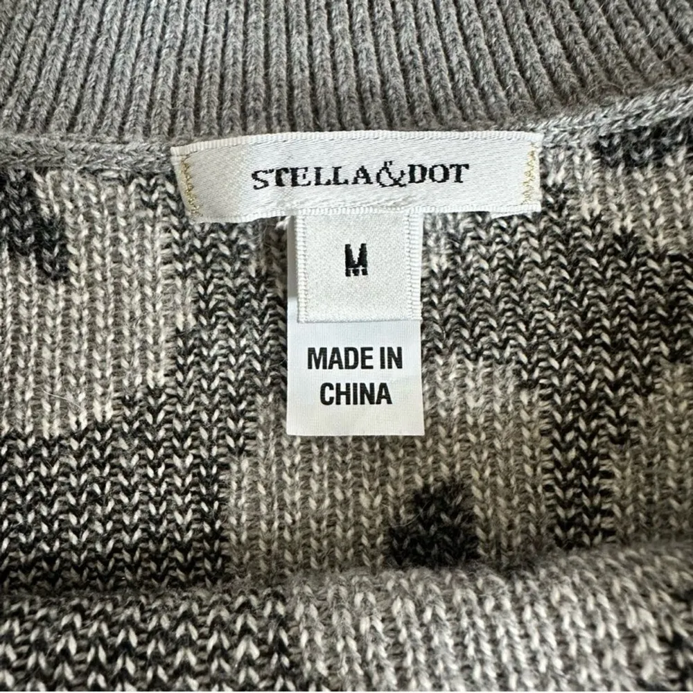 Stella & Dot Animal Print Ribbed Trim Side Button Closure Sweater Sz Medium - Image 6