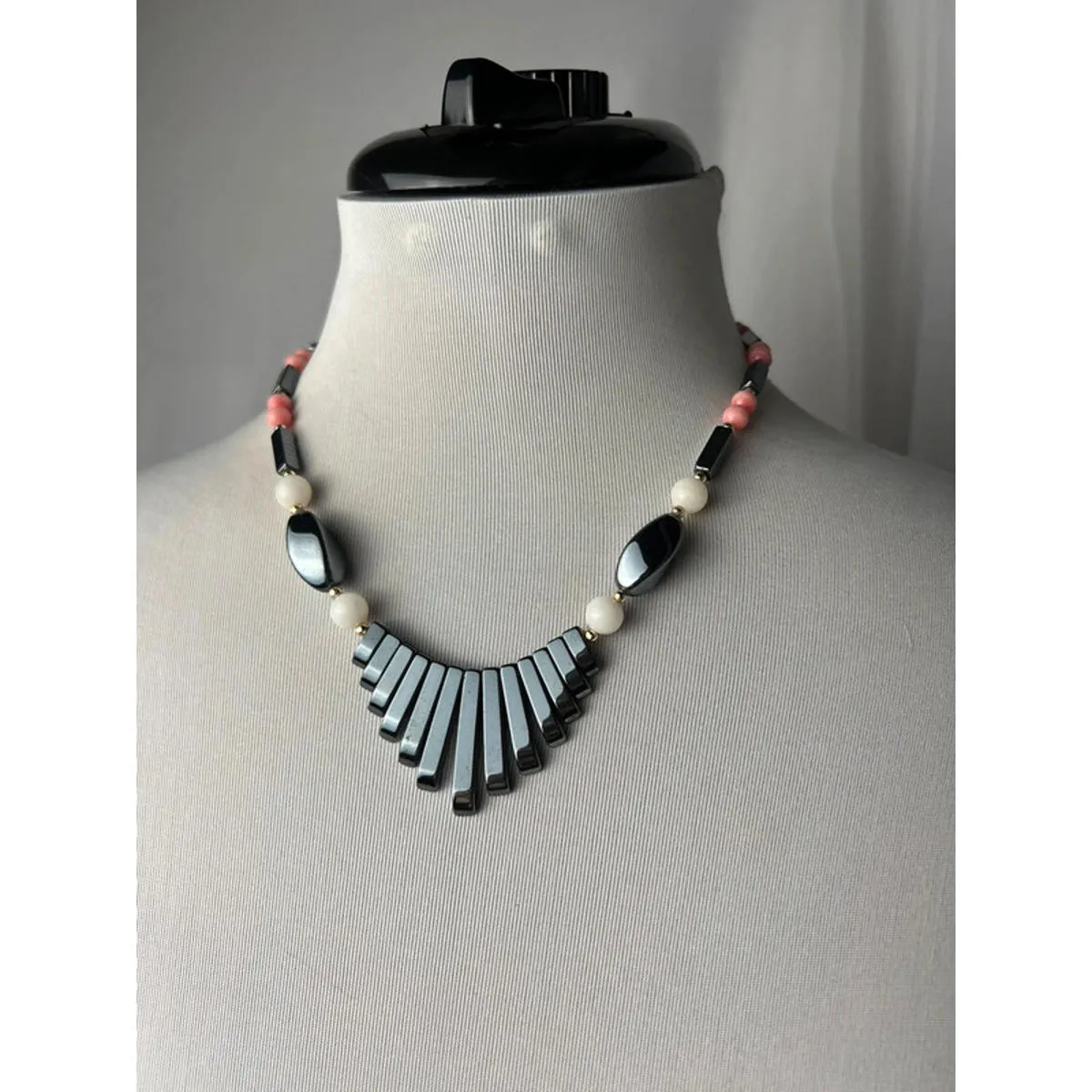 vintage hematite bib pink gold and white beaded regal necklace Gray - Image 2