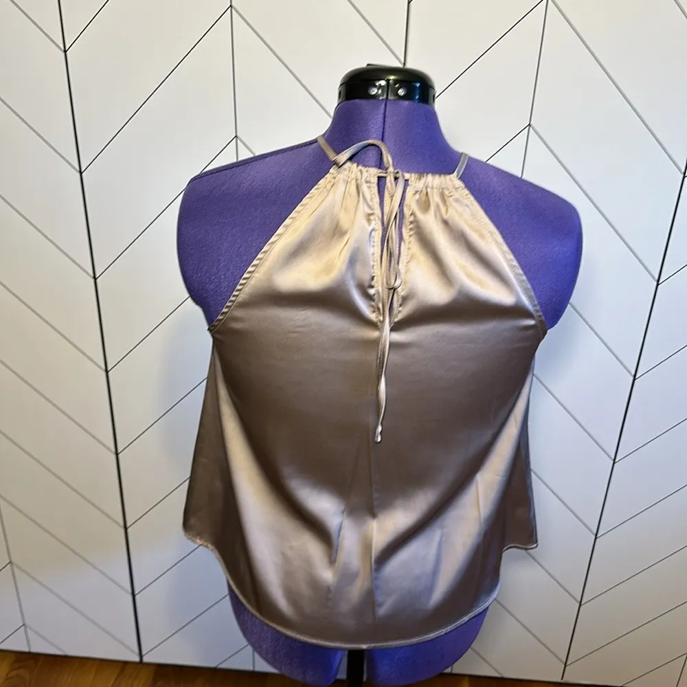 Lulu’s Purple Lilac Satin Texture Keyhole Halter Top Shirt Blouse Womens Medium - Image 2