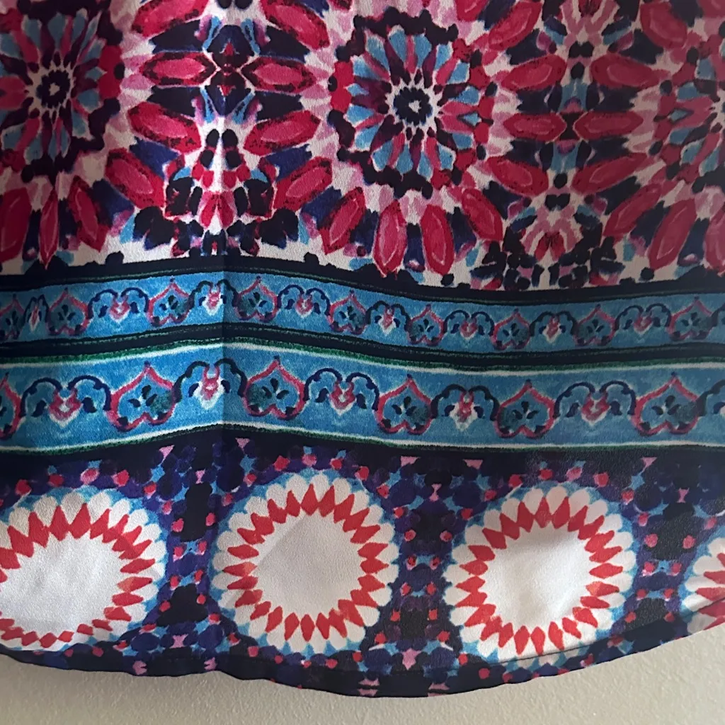 DR2 Kaleidoscope V Neck Sleeveless Career Top | Medium Pink - Image 4