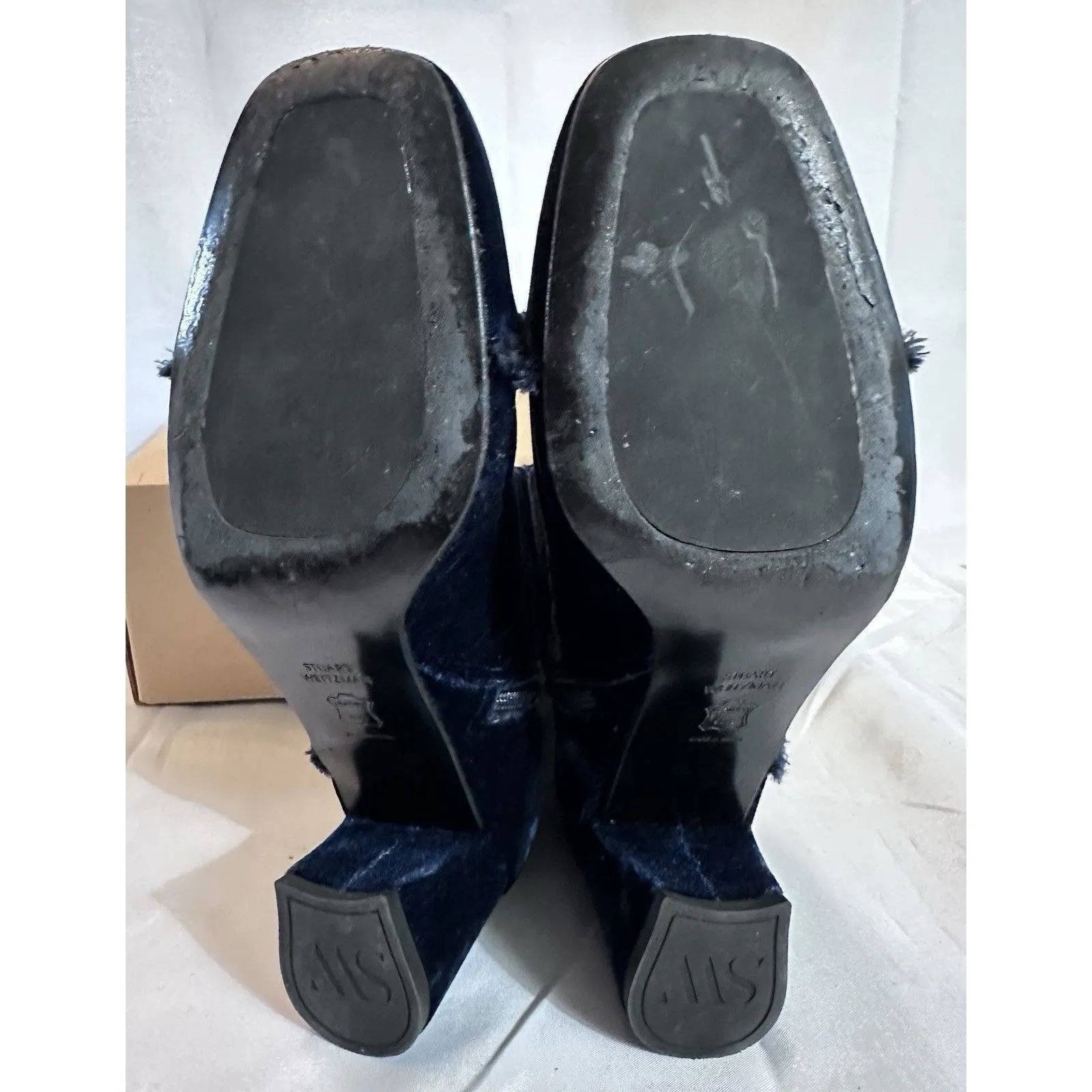 Women’s Boho Stuart Weitzman Blue Velvet 2” Block Heel Chelsea Boots Zip Up Sz 7 - Image 7