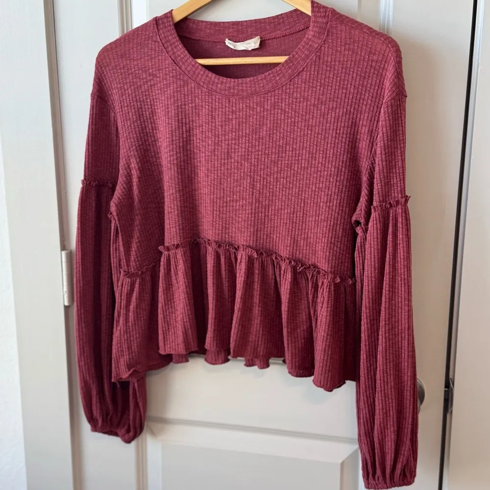Altar’d State Burgundy Cropped Ruffle Long Sleeve Top Size Medium - Image 3