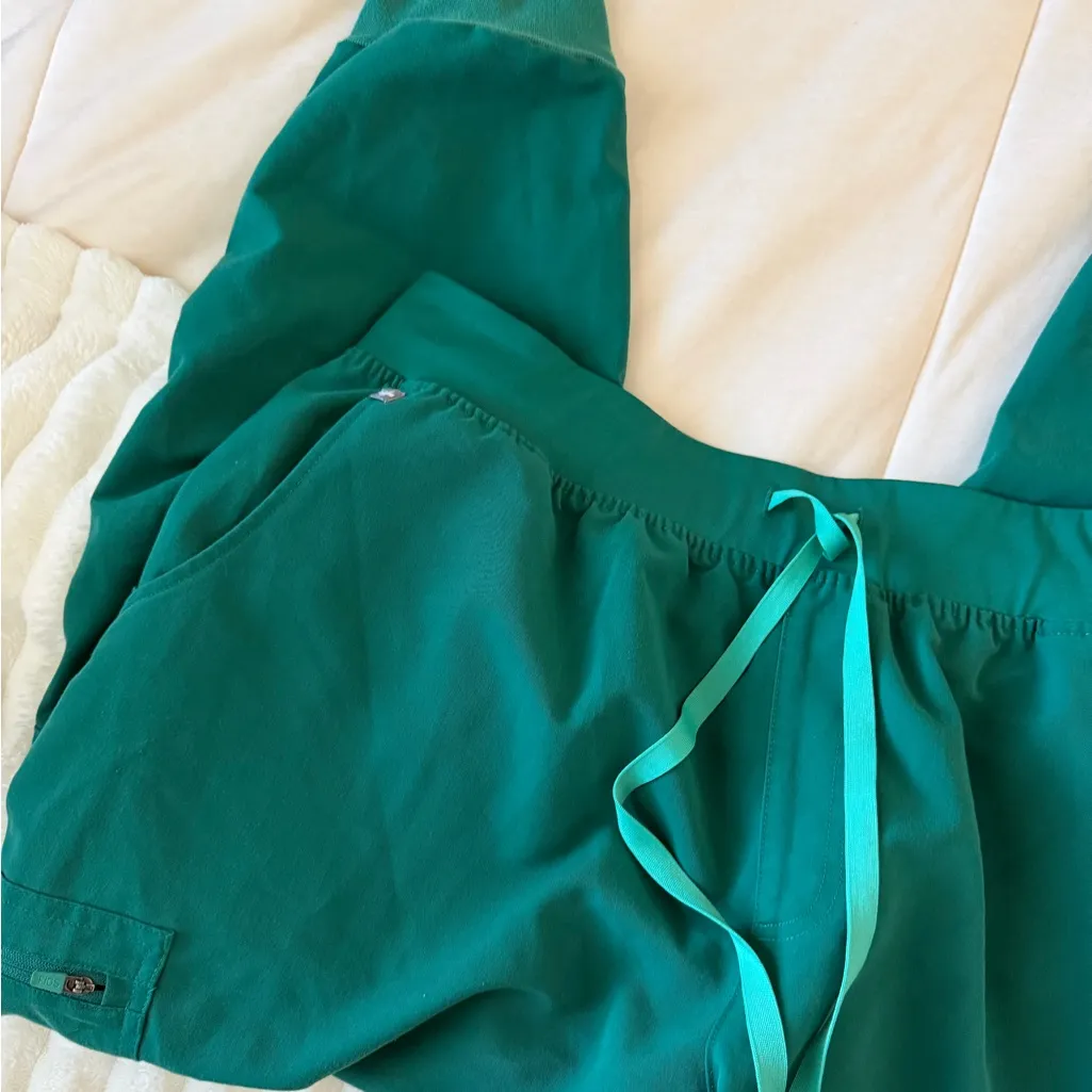 Figs Teal Sleeveless Top and Joggers Scrub Set - Image 4