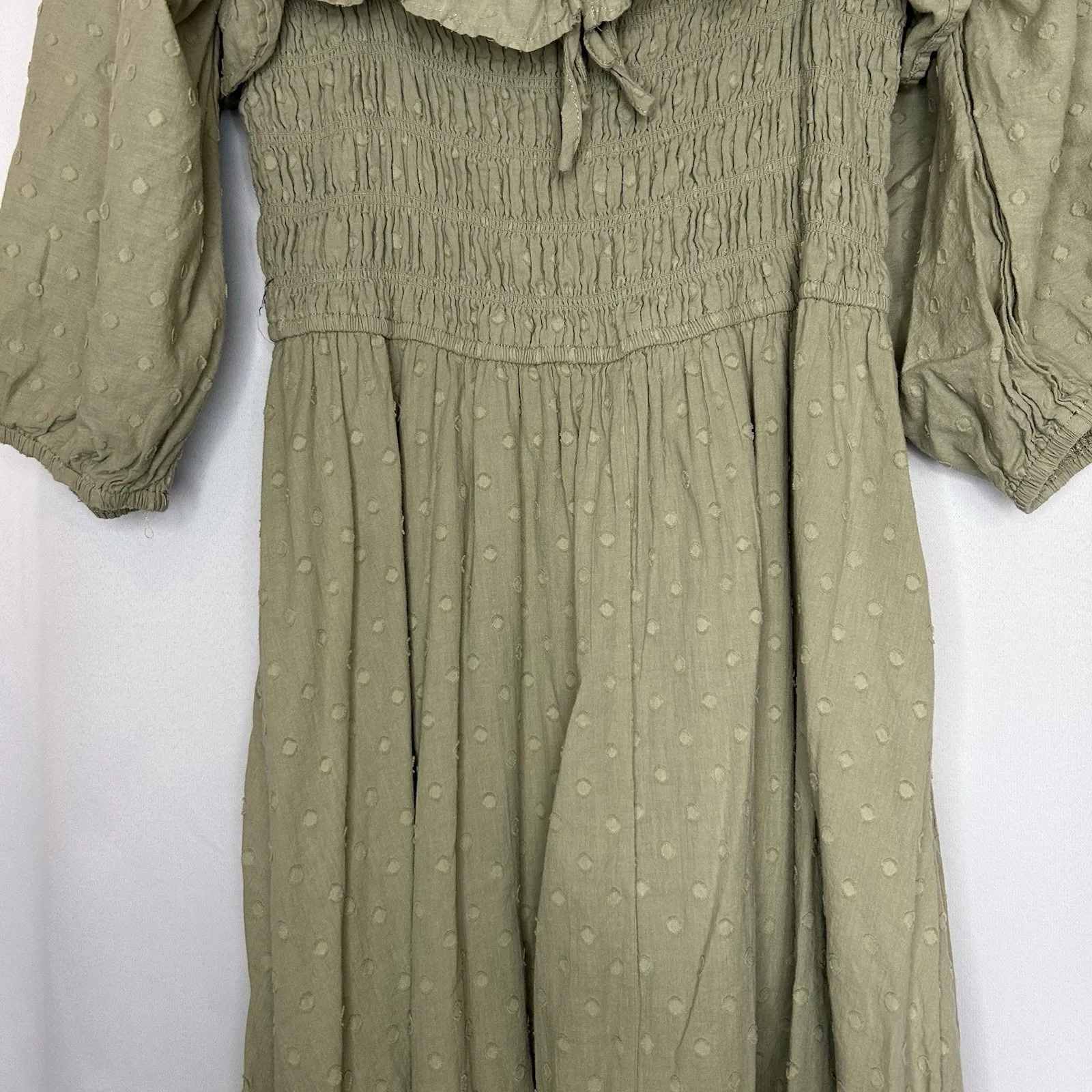 R Vivimos Womens Midi Dress Large 12/14 Sage Green Smocked Top Off‎ Shoulder - Image 4