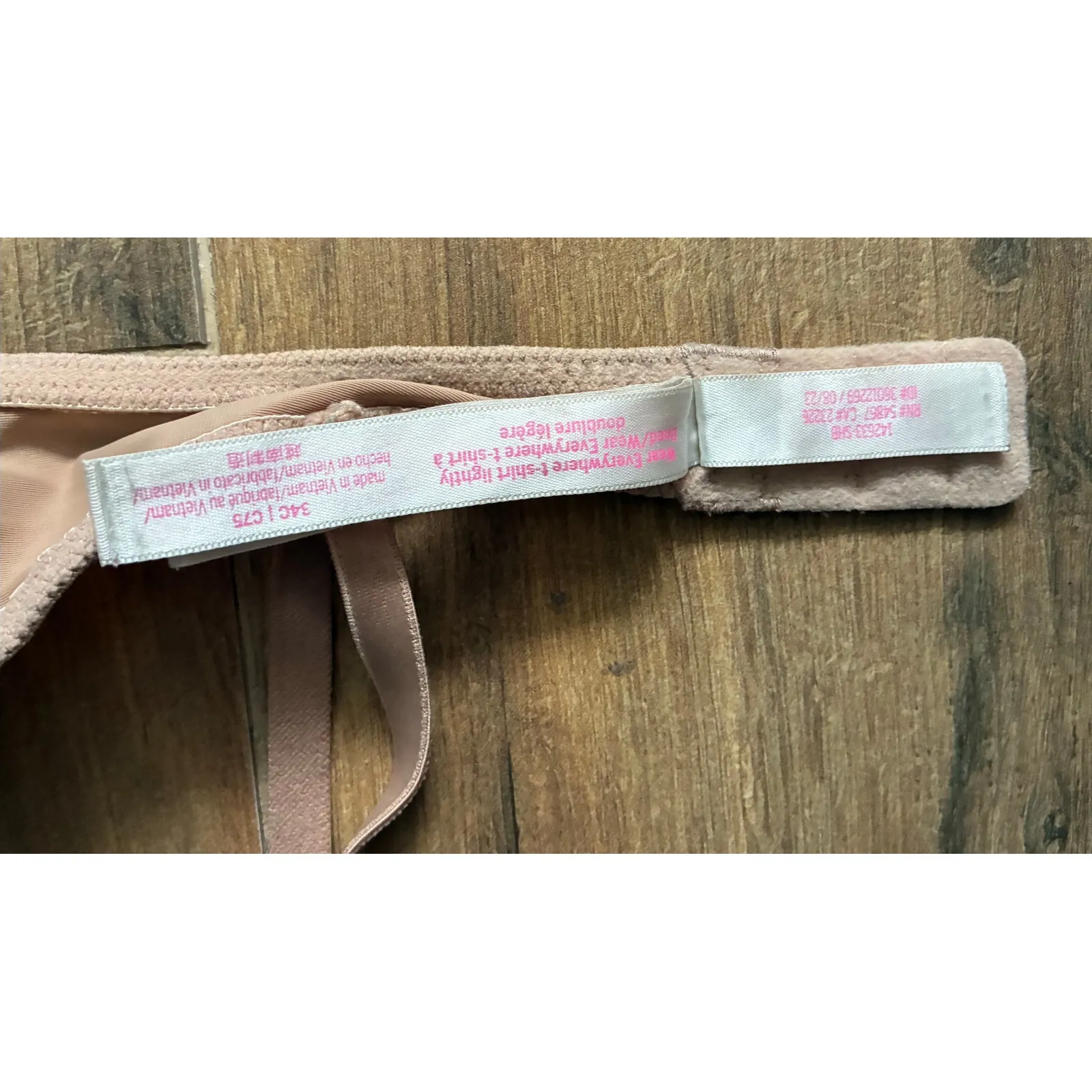 T-shirt Bra 34C 3 Bras - Image 6