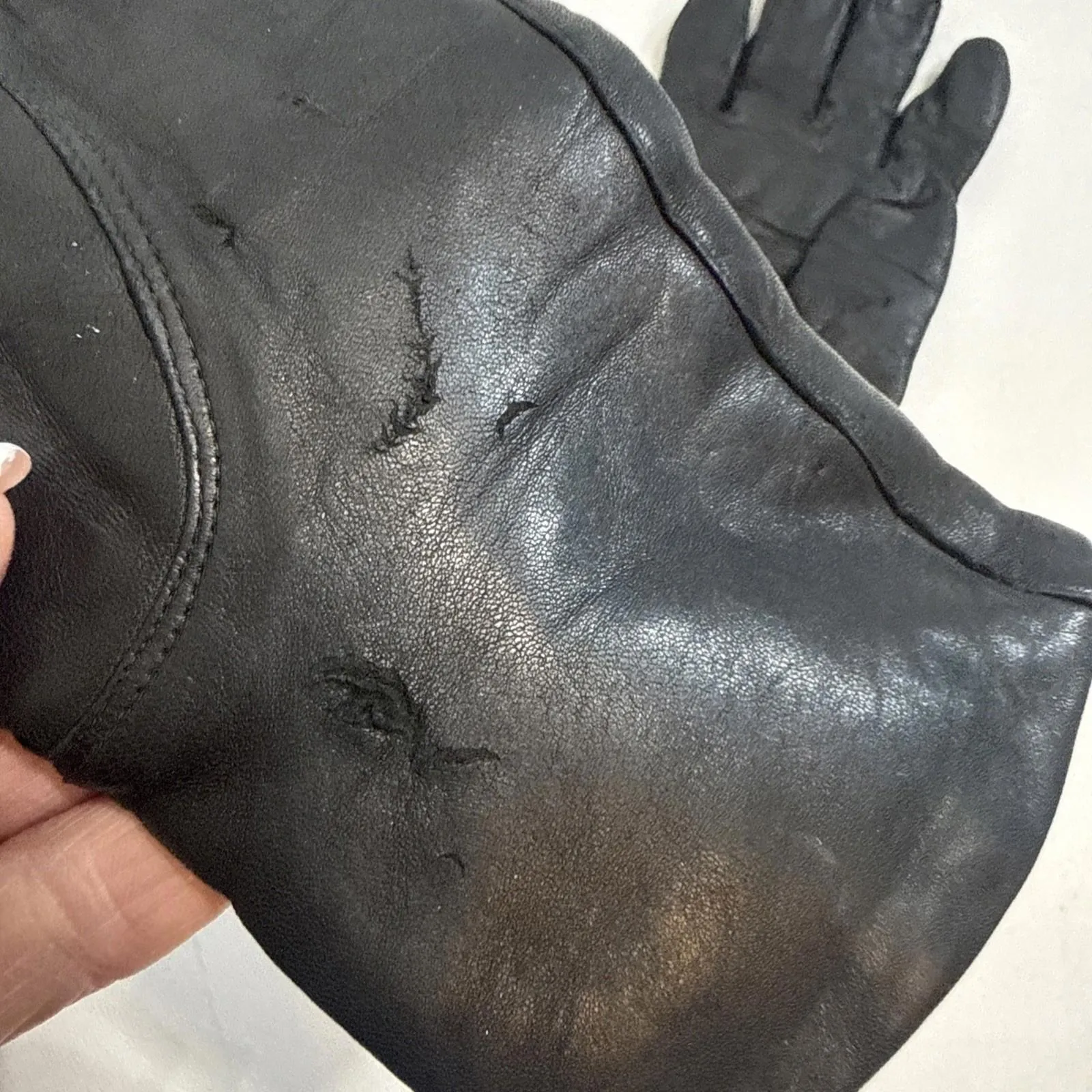 Macy’s Italian Black Vintage Leather Gloves Rabbit-Lined Gloves Women's Size 6.5 - Image 6