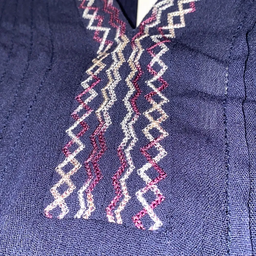 Skies Are Blue medium embroidered v-neck top - Image 4