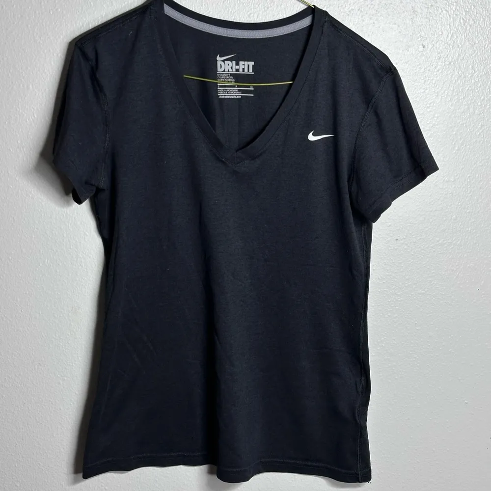 Nike Dri-Fit Women Athletic Black Regular Fit v-neck shirt size S - Image 7