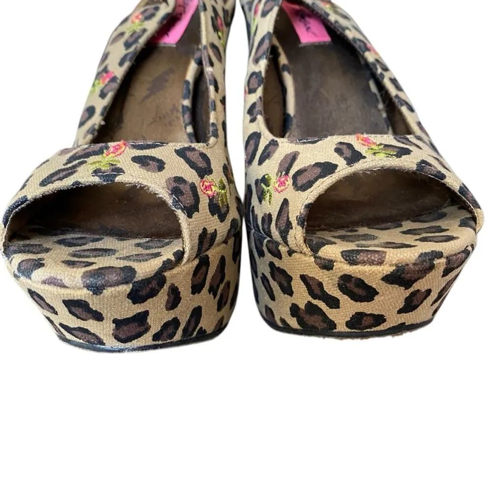 Betsey Johnson Mystify Leopard Embroidered Sling Back Platform Heels size 8 Tan - Image 6