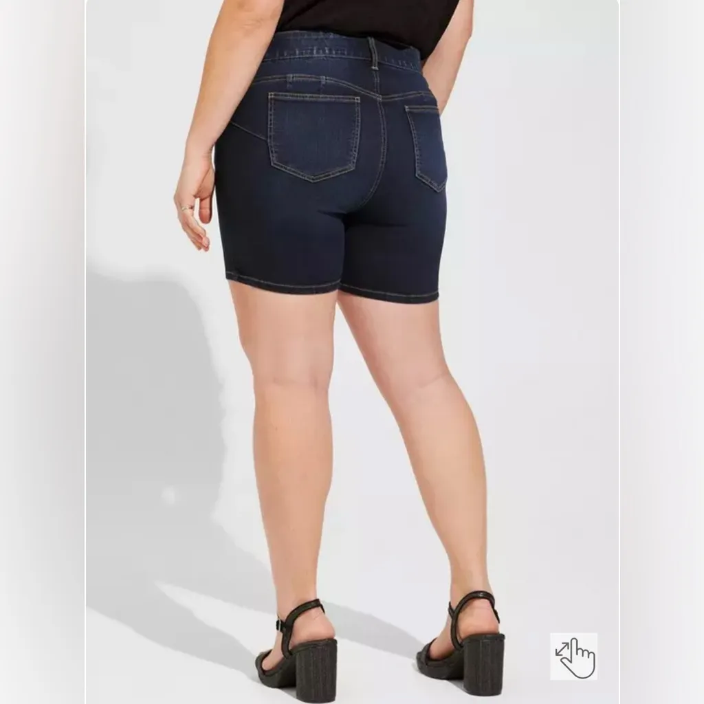 Torrid 5 Inch Bombshell Premium Stretch High-Rise Short size 22 - Image 2