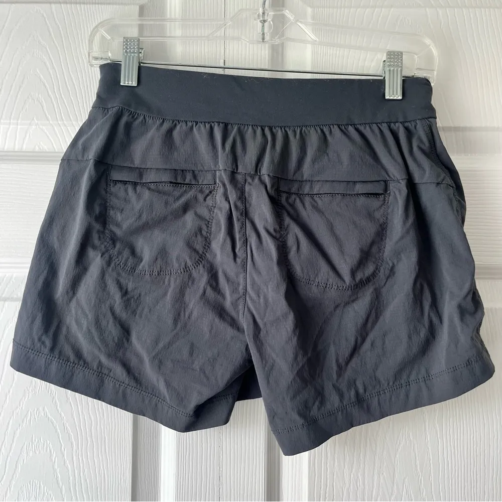 Athleta Trekkie Shorts Black Hiking Zip Pockets Stretch Tech Outdoors Size 0 - Image 4