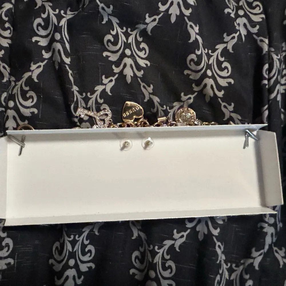 lose angels  bracelet with matching earrings set - Image 2