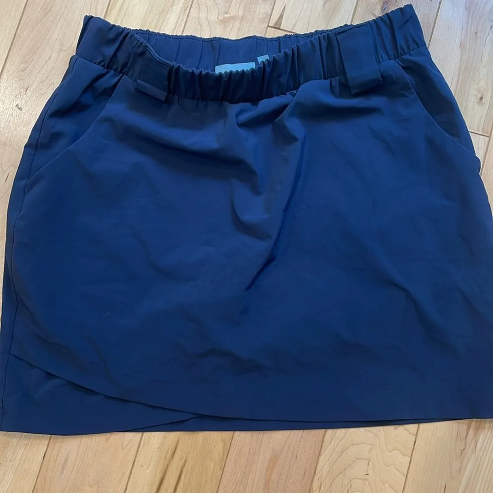 Athleta navy blue breathable nylon elastic waist mesh lined tennis skirt - Image 5
