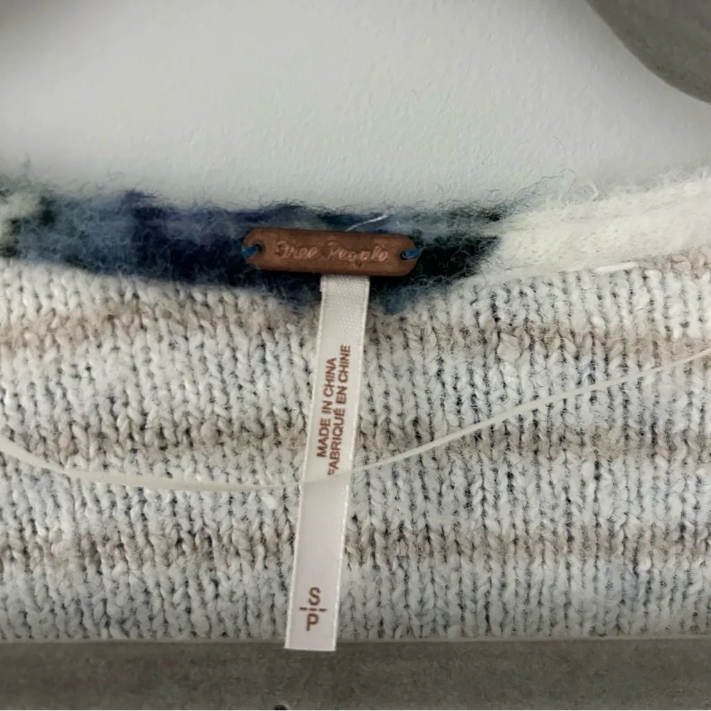 Free People Bed Of Roses V Neck Ivory Blue Floral Cropped Sweater S - Image 6