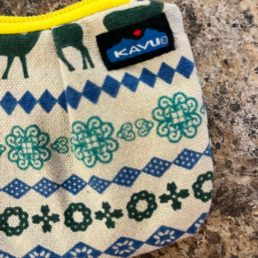Kavu Blue and Green Patterned Wristlet with Yellow Zipper - Image 2