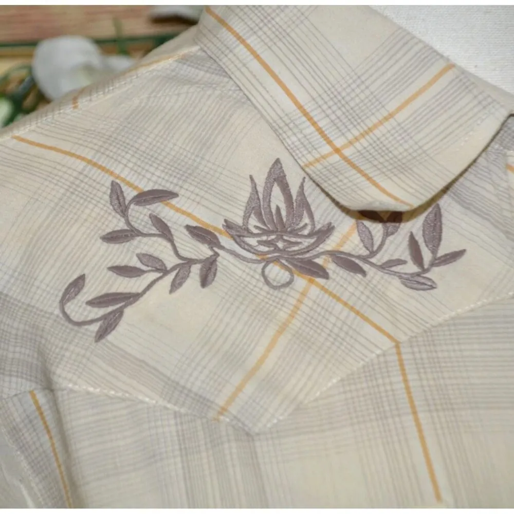 Bit & Bridle Western Shirt Tan Plaid Embroidered Floral Pearl Snaps Size XL - Image 3