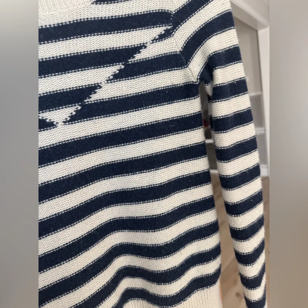 Vintage y2k American Eagle AE sweater navy striped wool v crew knit preppy 2010 - Image 6