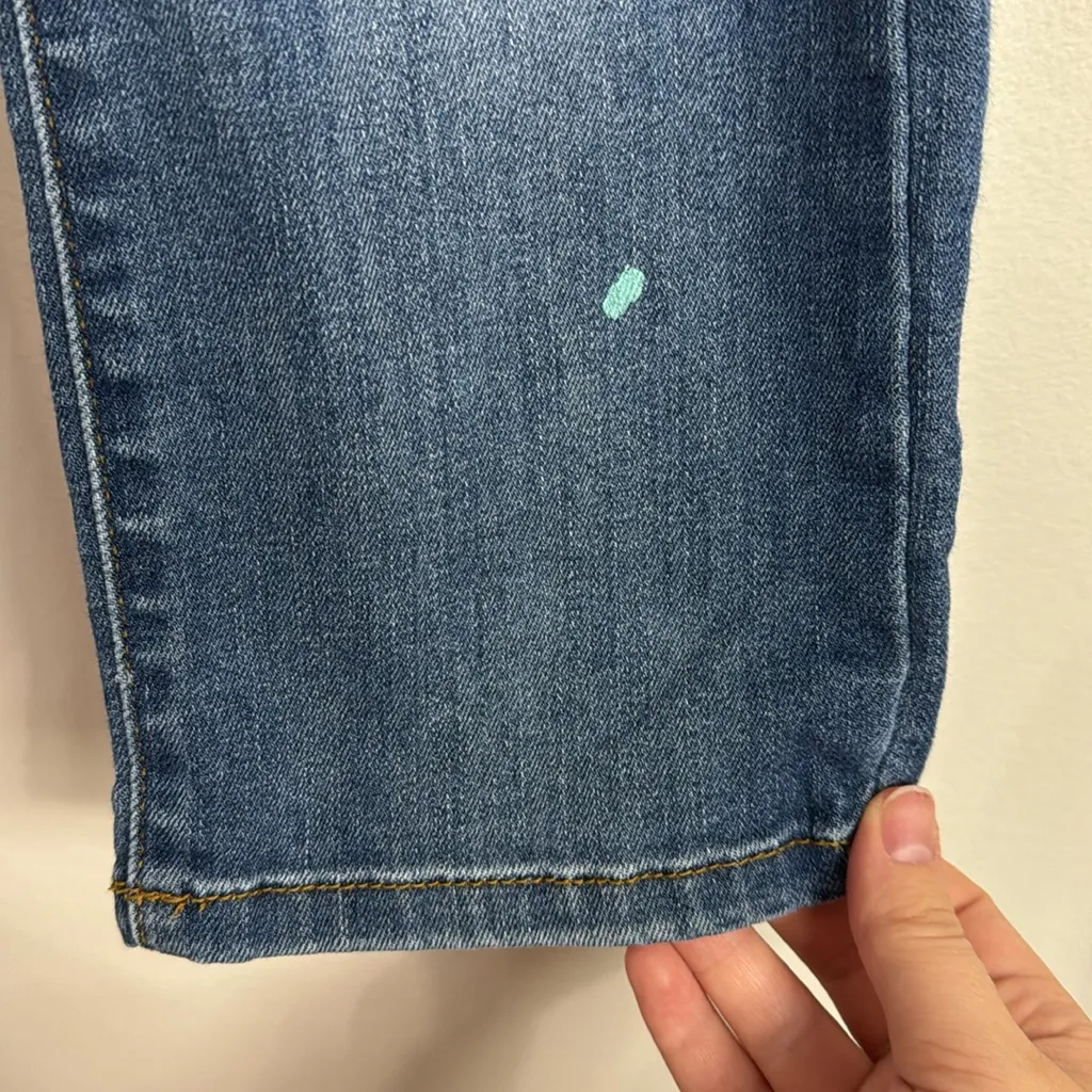 Judy Blue Women’s Capri Fit Cropped Distressed medium Wash Jeans size 26 - Image 8