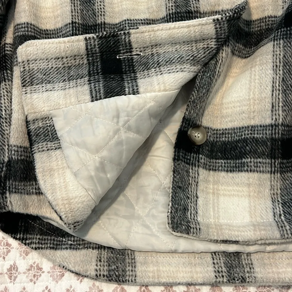 Garage Cream Black Gray Plaid Vicinity Oversized Quilted Shacket Size Medium - Image 5