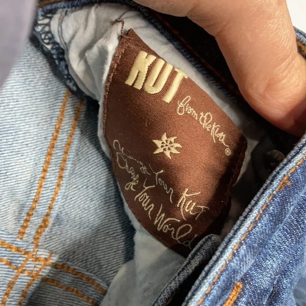 Kut from the Kloth Cameron straight leg Jeans Size 4 - Image 5