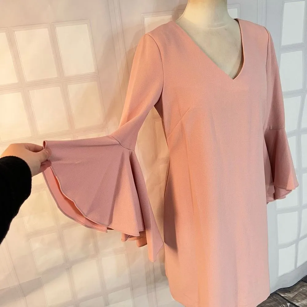 Eliza J soft pink v neck angel bell statement sleeve shift dress size 8 - Image 3