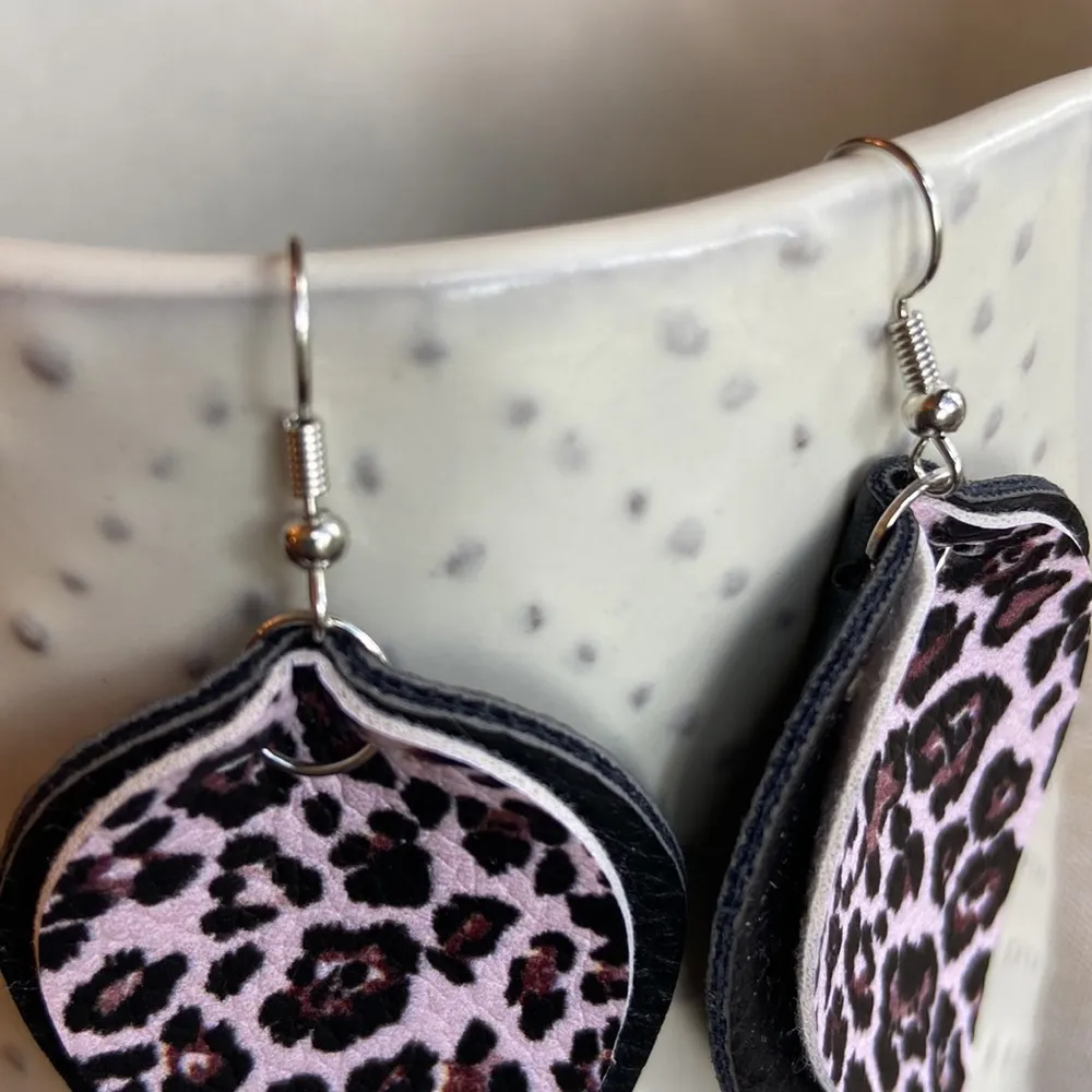 NEW! Pebbled Faux Leather Double Layer Leopard Black Teardrop Dangle Earrings - Image 9
