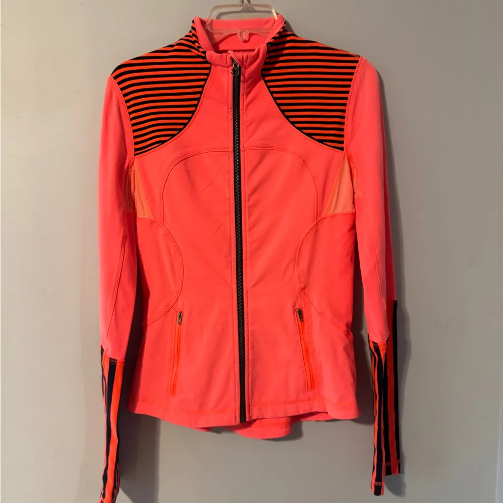 Lululemon Forme Jacket in Light Flare and Classic Inkwell size 6 - Image 3