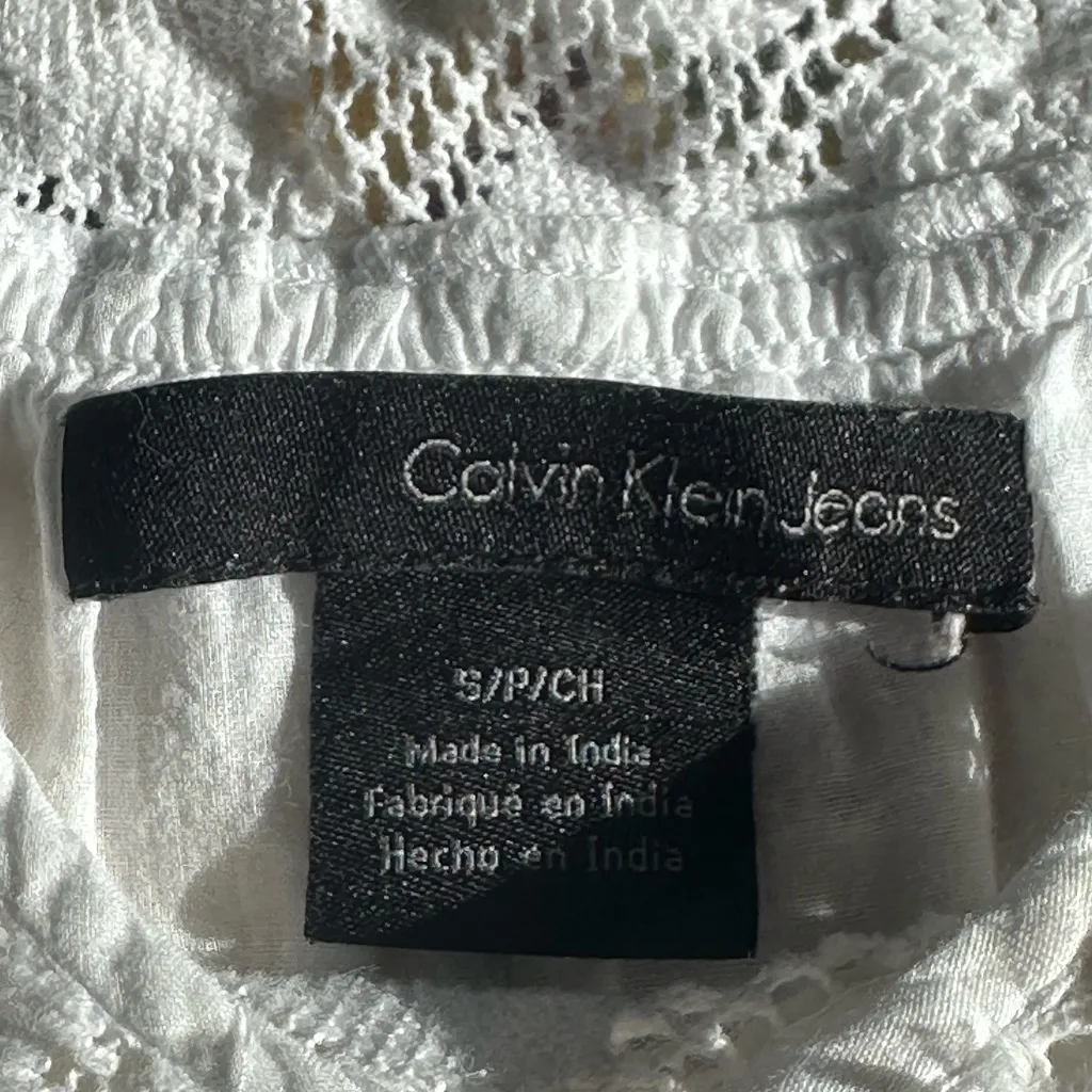 Elegant White Sleeveless Lace Tank Top - Image 2