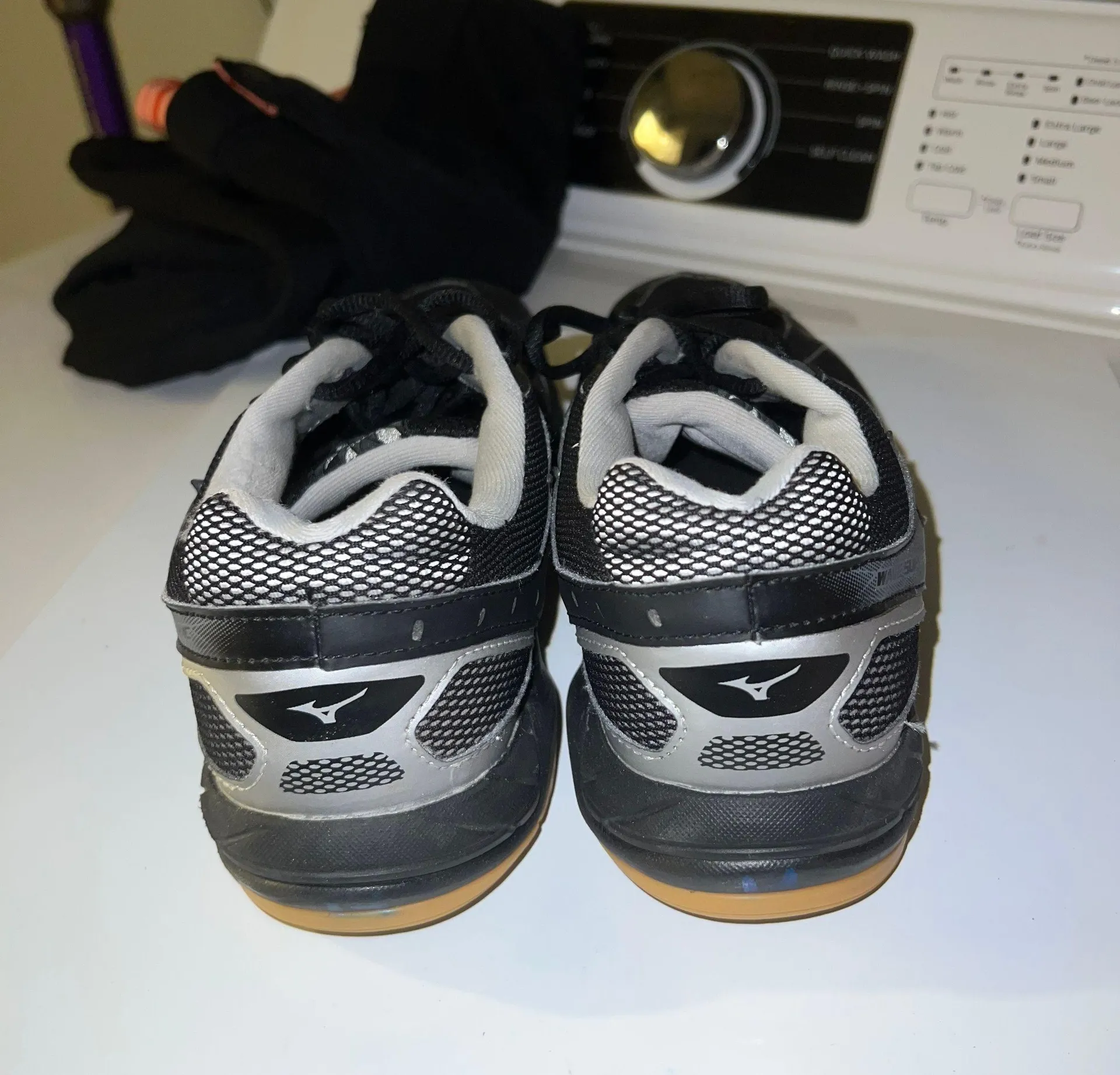 Volleyball Shoes - Image 3
