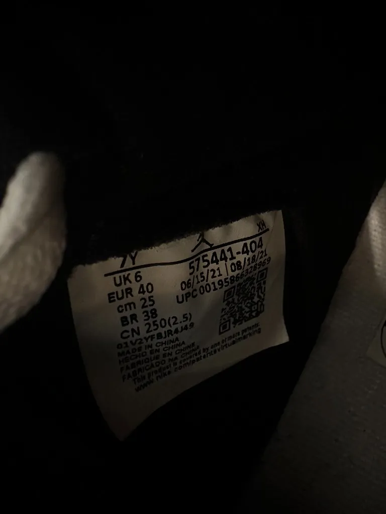 Nike Women’s Air Jordan 1 Mid - Image 4