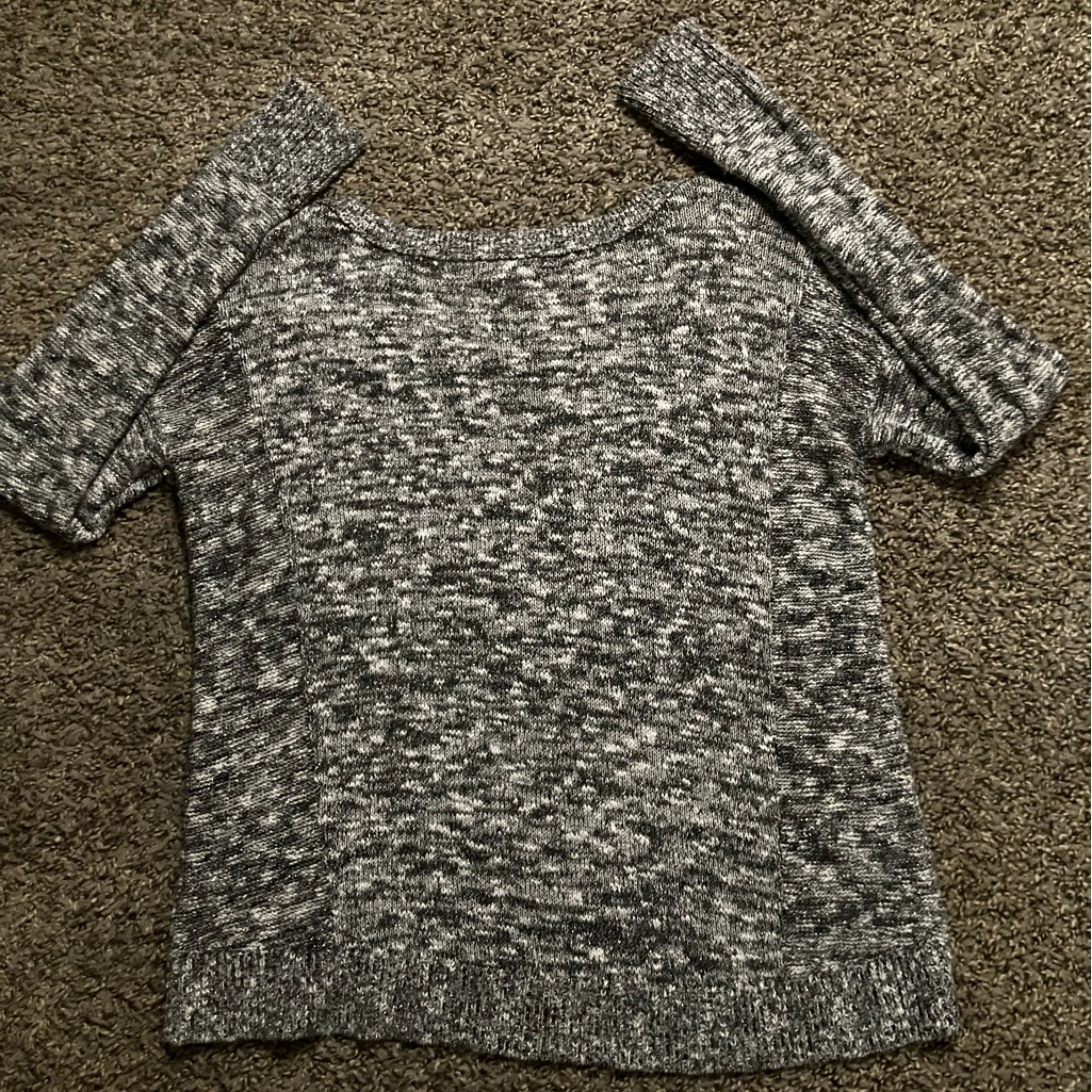 American Eagle Outfitters Gray Metallic Marled V-Neck Sweater Women’s Size S/P - Image 6