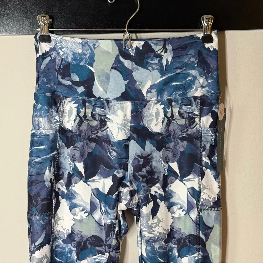 NWT Bally Total Fitness High Rise Ankle Leggings Crown Blue Crepe Floral NEW M Size M - Image 4