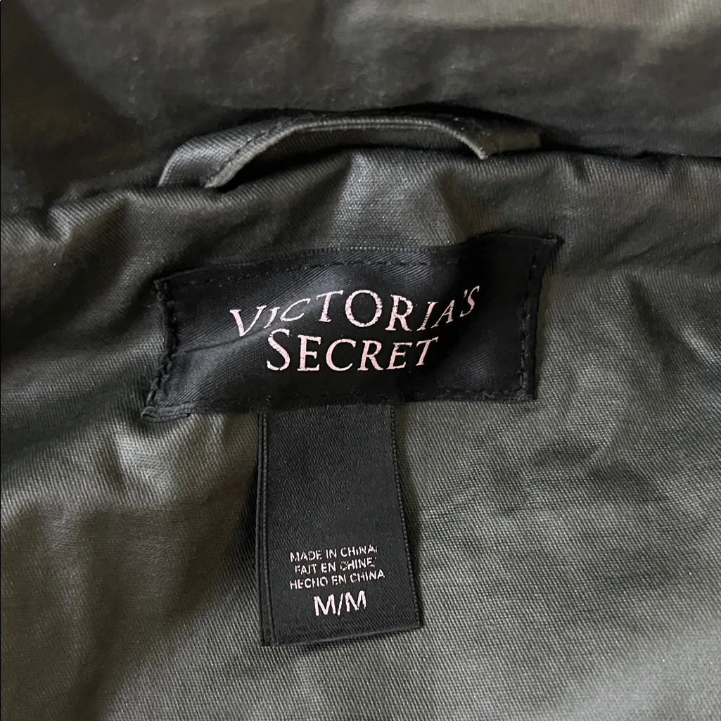 Victoria’s Secret olive green parka jacket with removable faux fur hood. - Image 4